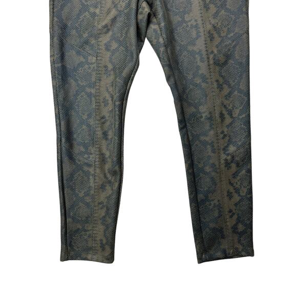 Philosophy NWT Olive Brown Snakeskin Print Faux Leather Pull On Skinny Pants - Picture 3 of 16